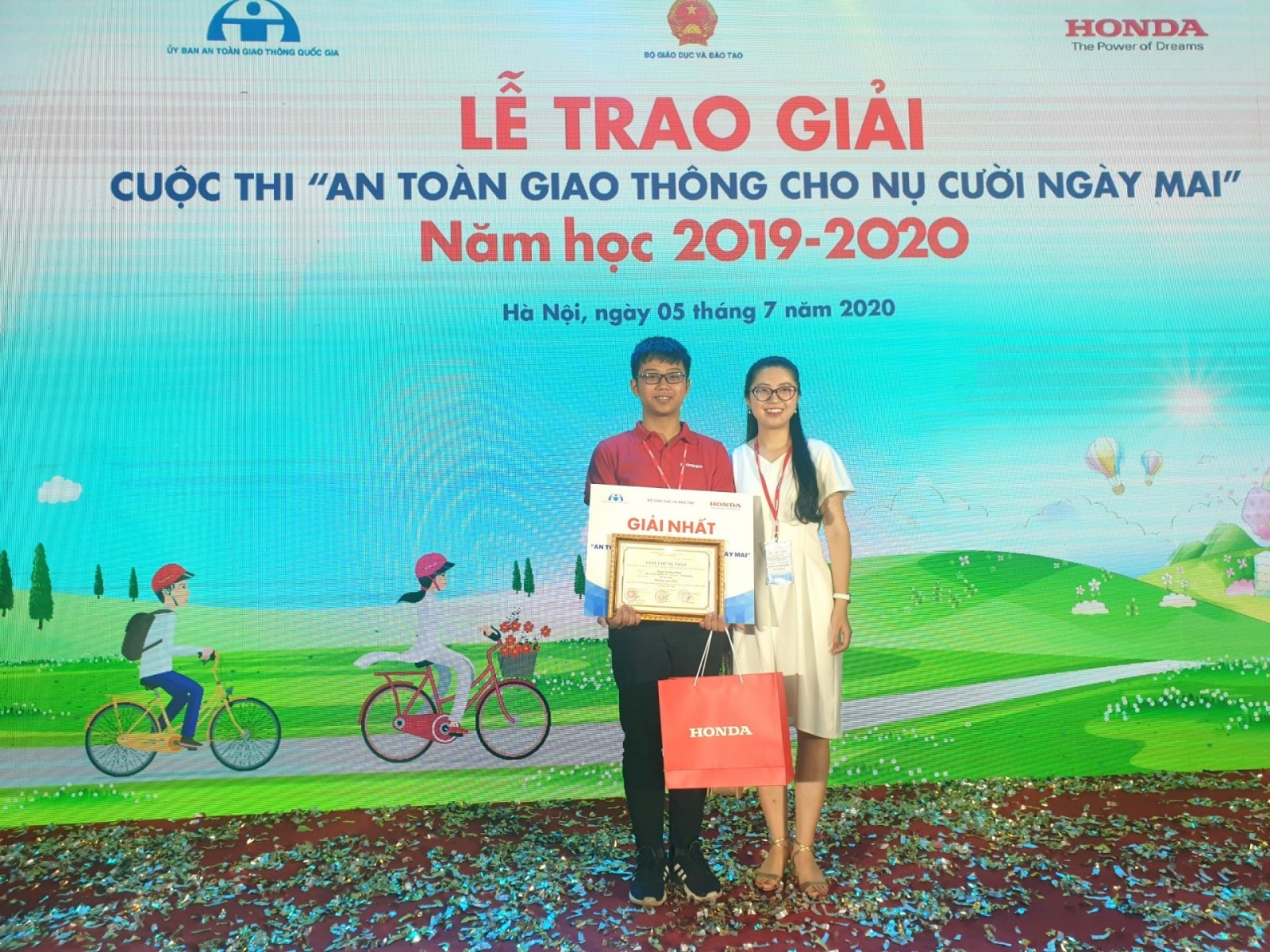 Chuyên Nguyễn Trãi đạt giải nhất cuộc thi “An toàn giao thông cho nụ cười ngày mai” cấp quốc gia